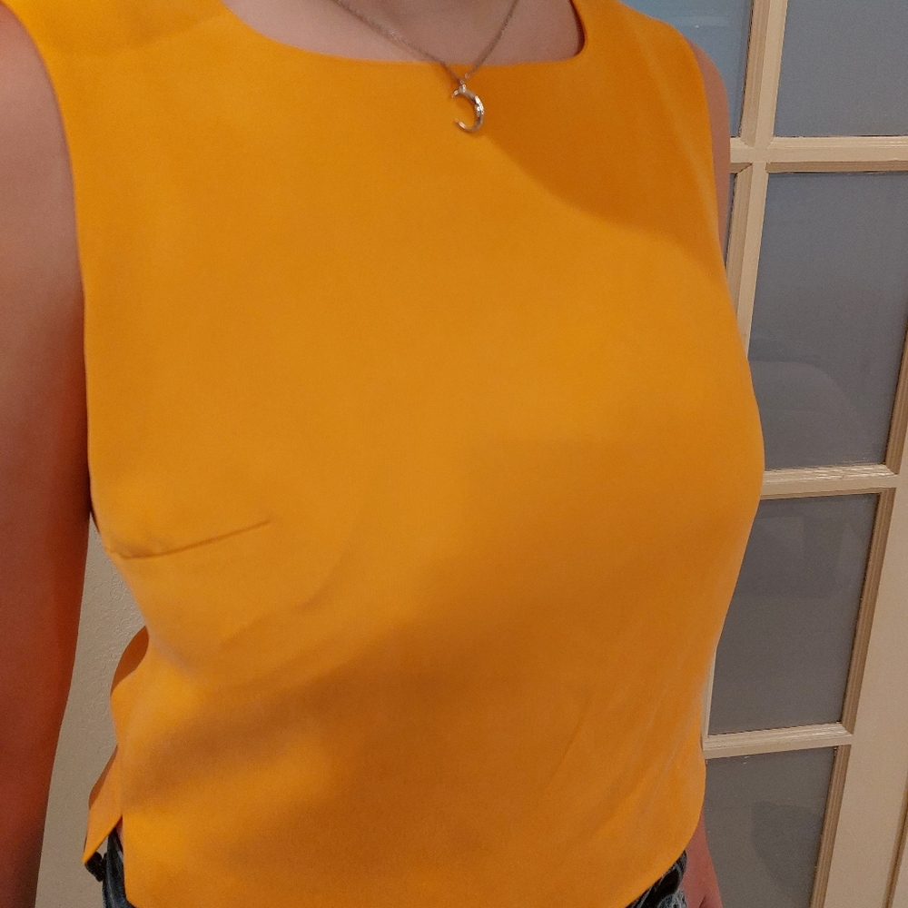 Yellow scoop neck tank by via seta